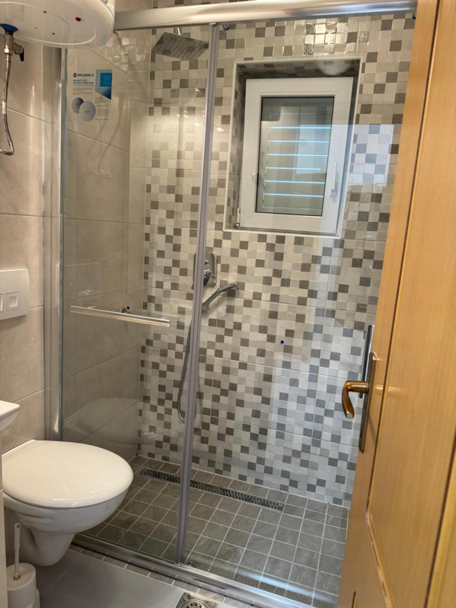 Apartment House 100m From The With Free Parking And Breakfast Baska Voda