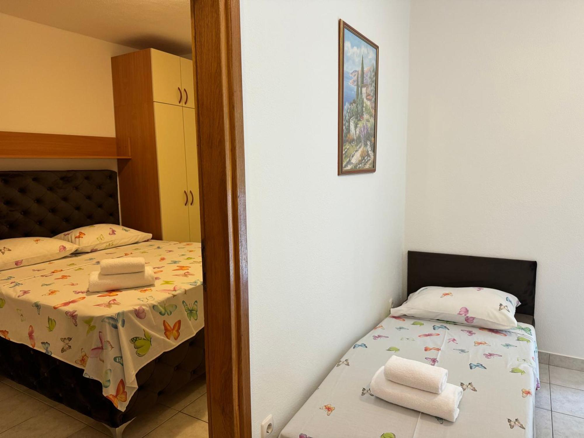 House 100m From The With Free Parking And Breakfast *