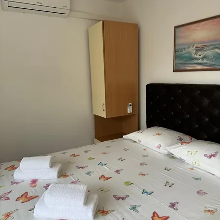 Appartamento House 100M From The Beach With Free Parking Baška Voda Esterno foto