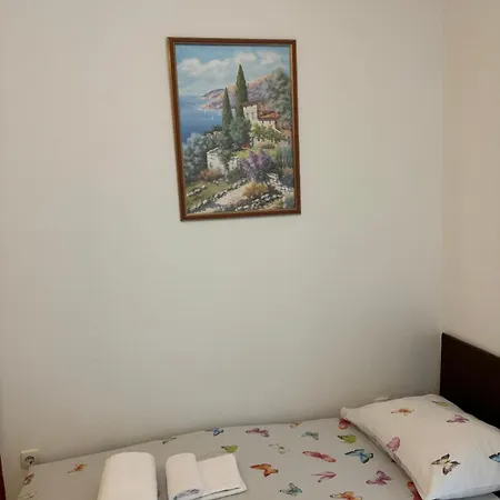 Appartamento House 100M From The Beach With Free Parking Baška Voda Esterno foto