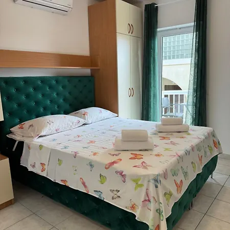 Appartamento House 100M From The Beach With Free Parking Baška Voda Esterno foto