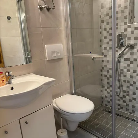 Appartamento House 100M From The Beach With Free Parking Baška Voda Esterno foto