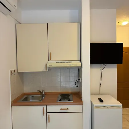 Appartamento House 100M From The Beach With Free Parking Baška Voda Esterno foto