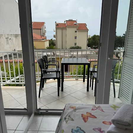 Appartamento House 100M From The Beach With Free Parking Baška Voda Esterno foto