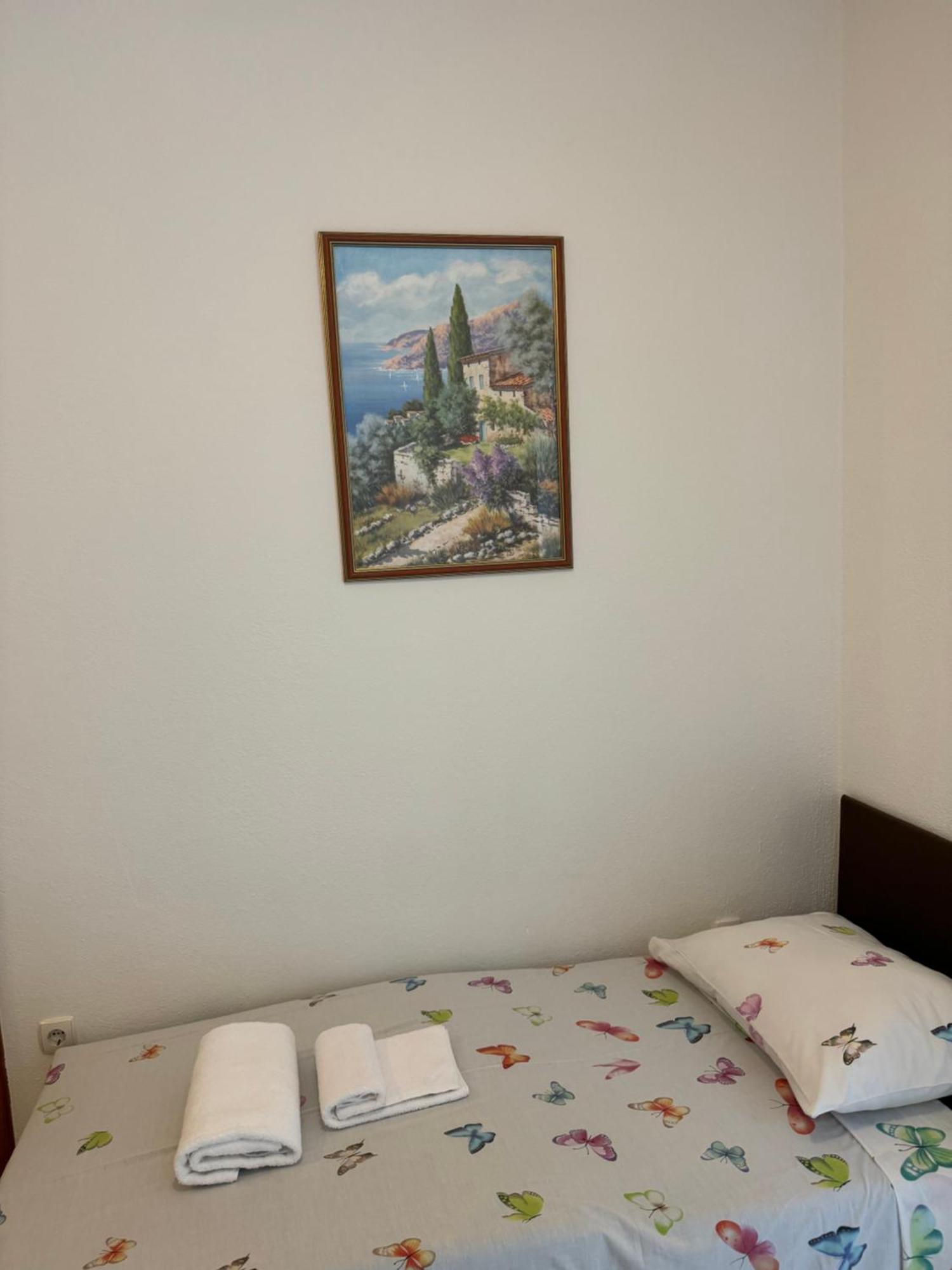 House 100m From The Beach With Free Parking Apartment