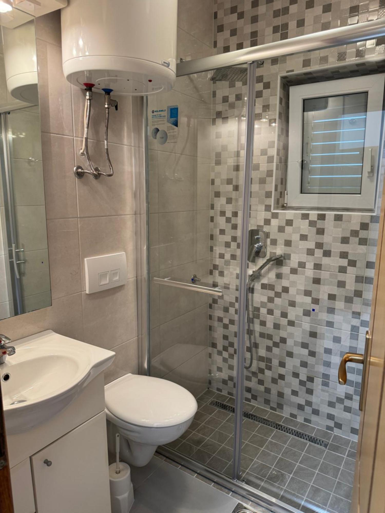 House 100m From The Beach With Free Parking Baska Voda