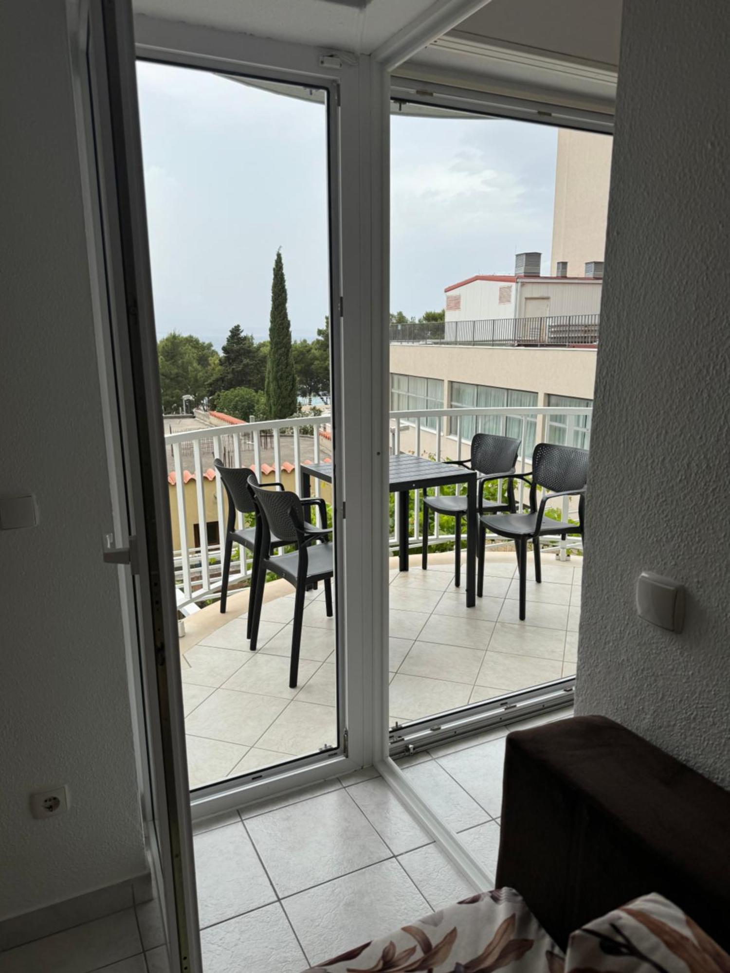 House 100m From The Beach With Free Parking