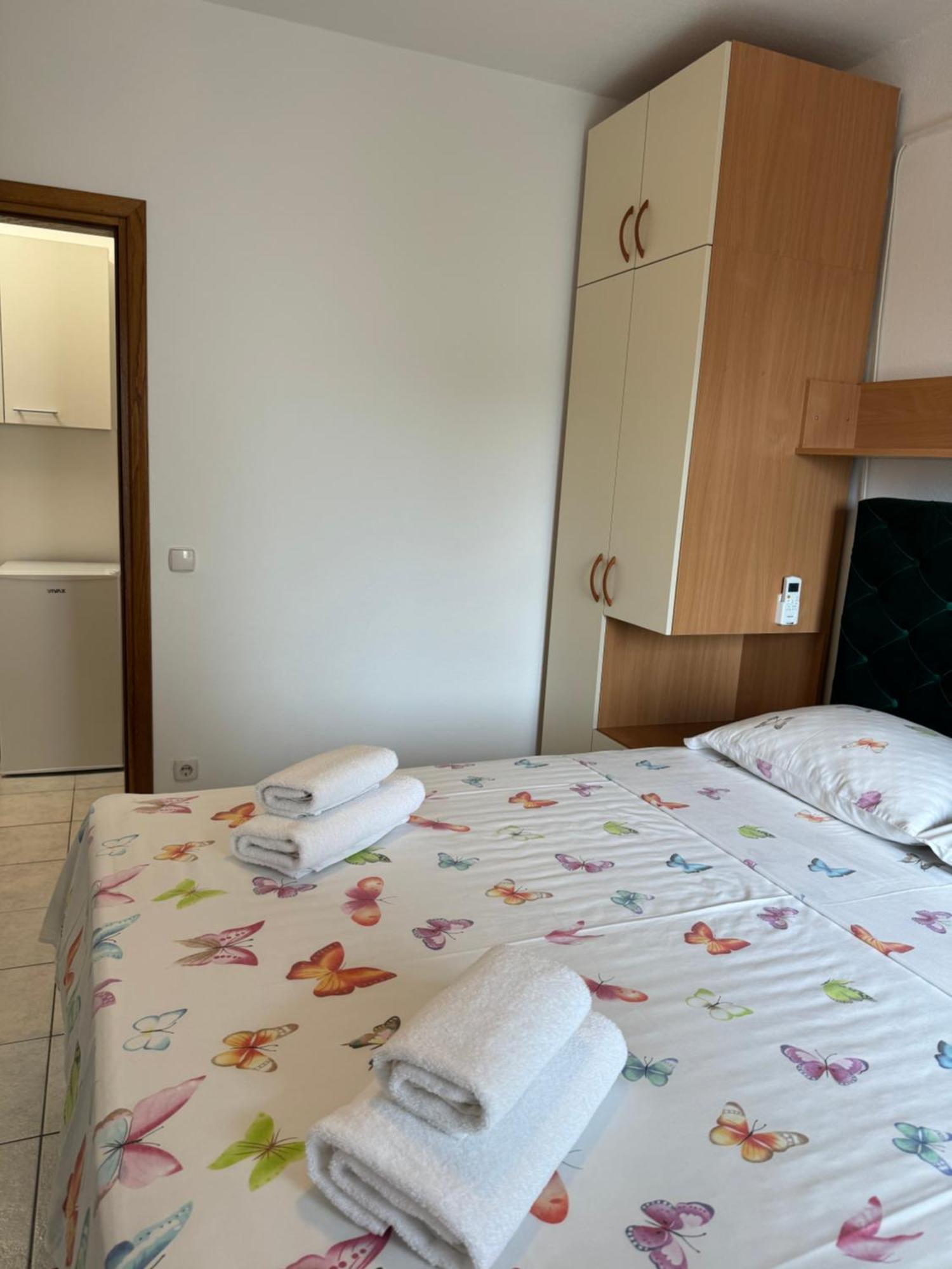 House 100m From The Beach With Free Parking Baska Voda
