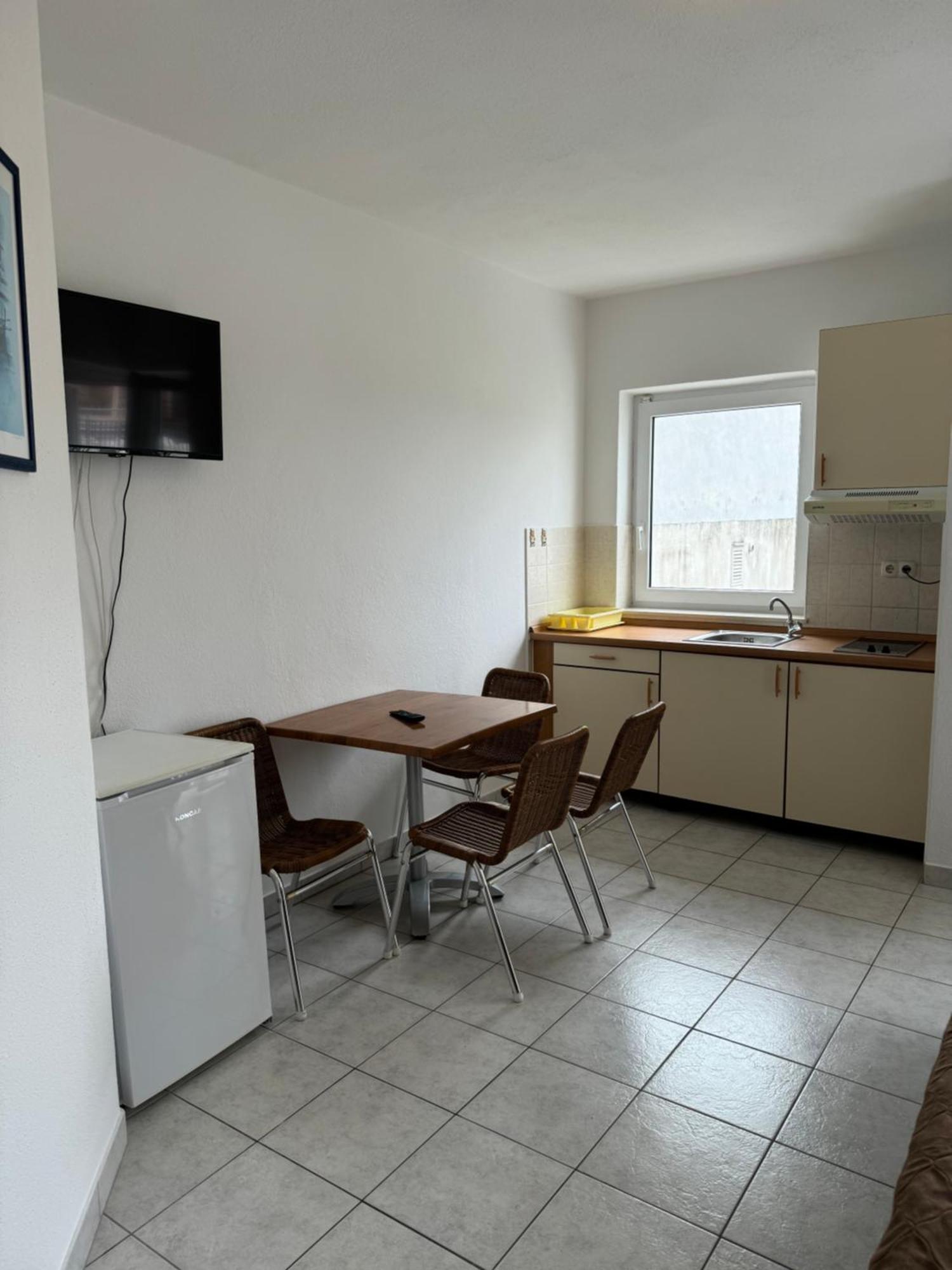 House 100m From The Beach With Free Parking * Baska Voda